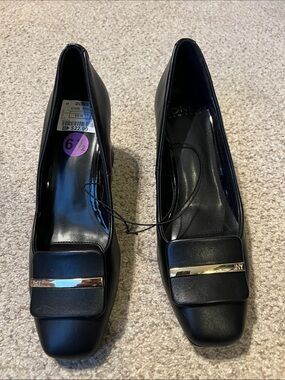 Jones New York Black Leather Square-Toe Pumps with Gold Bar